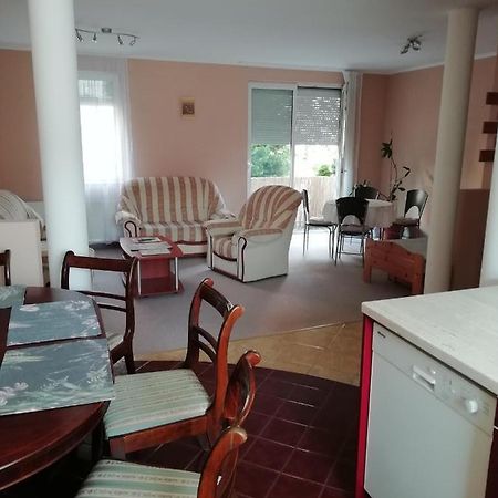 Rokus Apartman Apartment แซแก็ด ภายนอก รูปภาพ