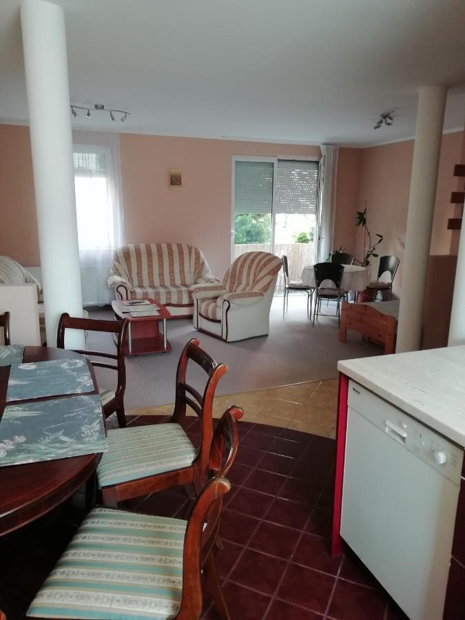 Rokus Apartman Apartment แซแก็ด ภายนอก รูปภาพ