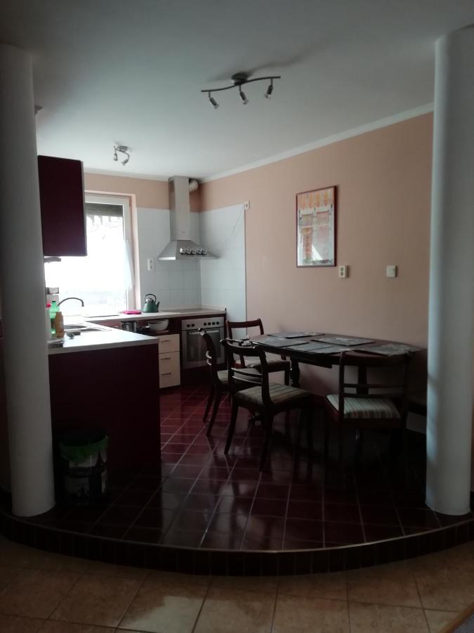 Rokus Apartman Apartment แซแก็ด ภายนอก รูปภาพ